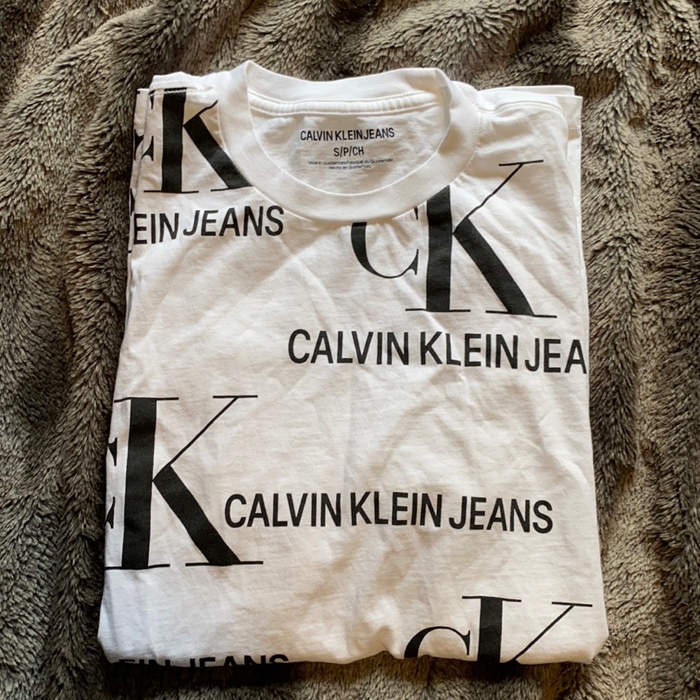 Calvin Klein t shirt